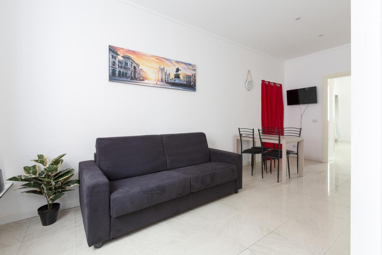 Famagosta M2 Subway Apartment Milan Bagian luar foto
