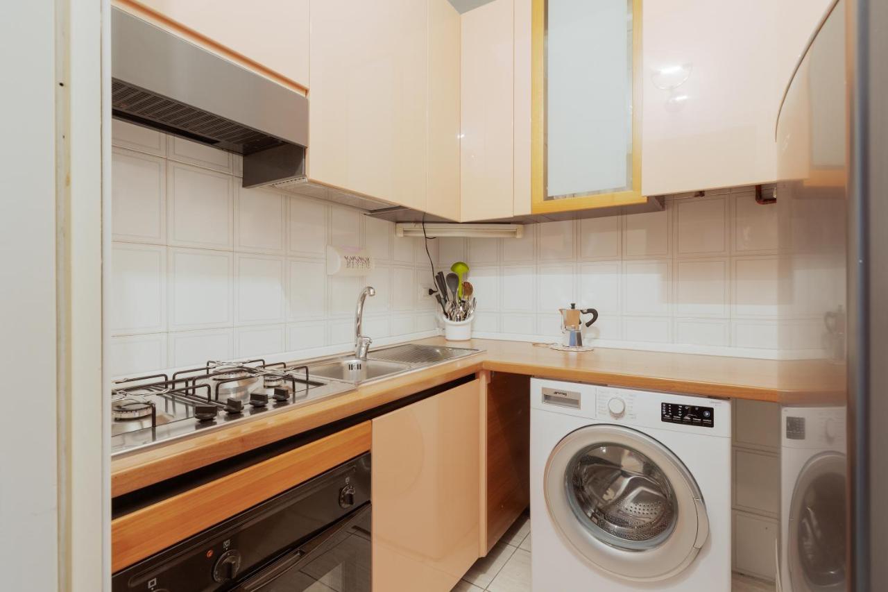 Famagosta M2 Subway Apartment Milan Bagian luar foto